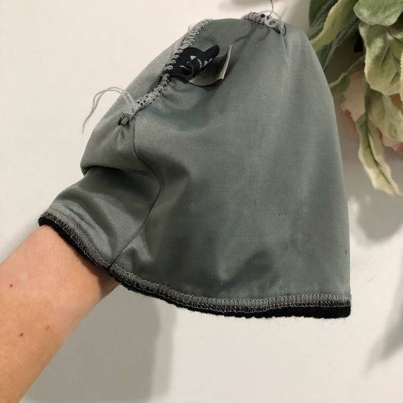 Black Under Armour hat - Picture 4 of 7